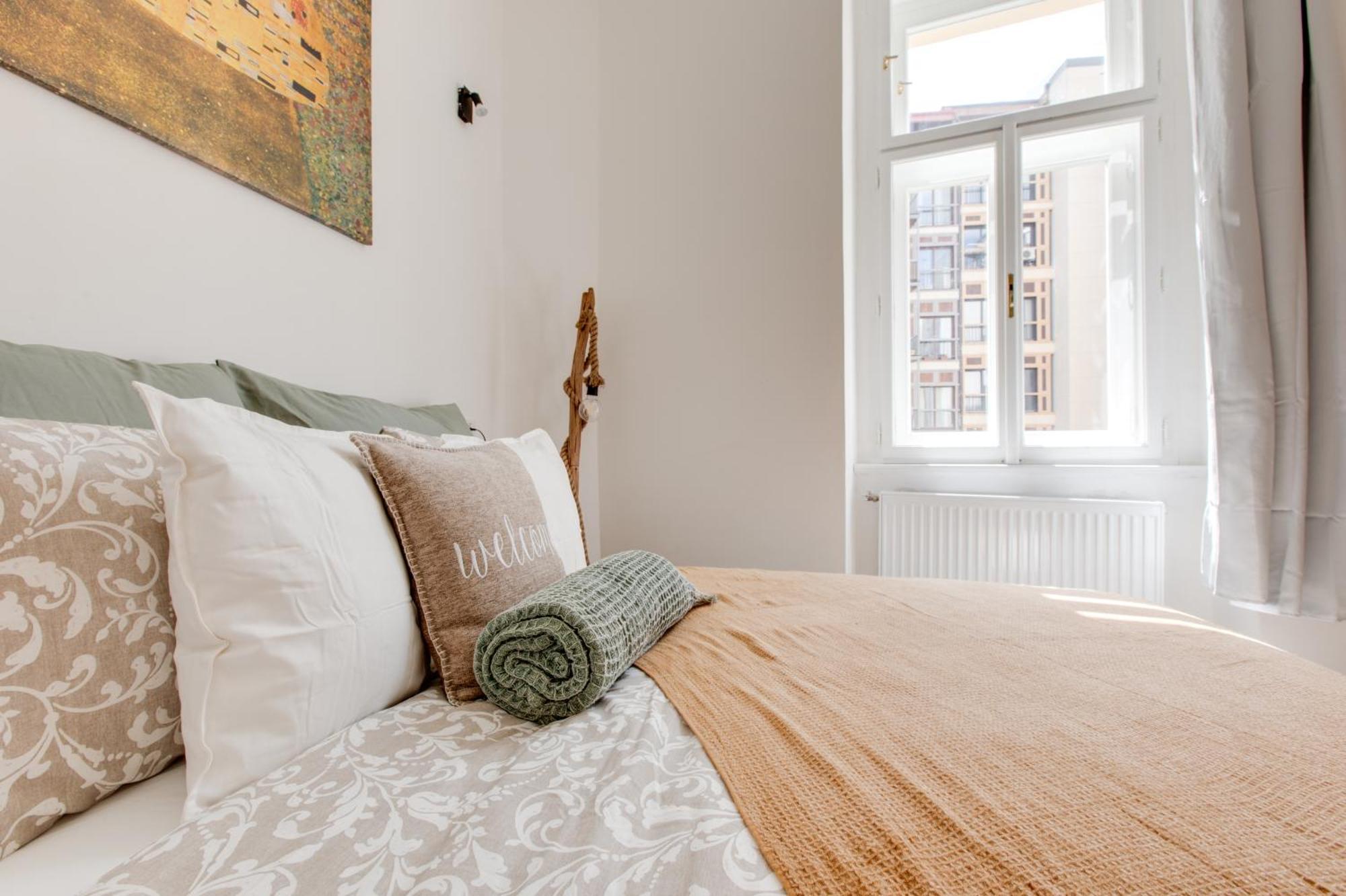 Apartment Romantic By The Park - Uaka7 Prague