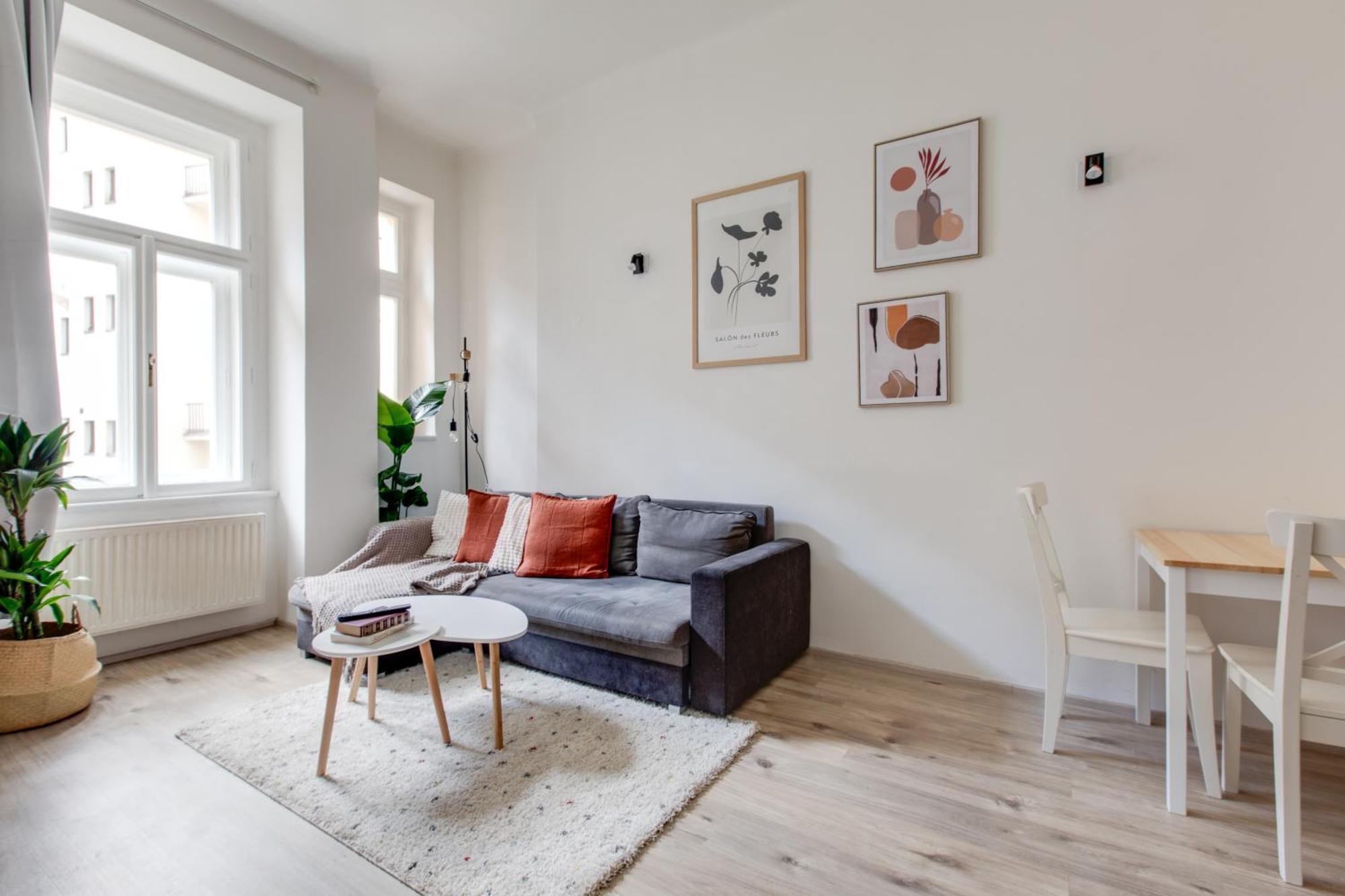 Romantic By The Park - Uaka7 * Prague