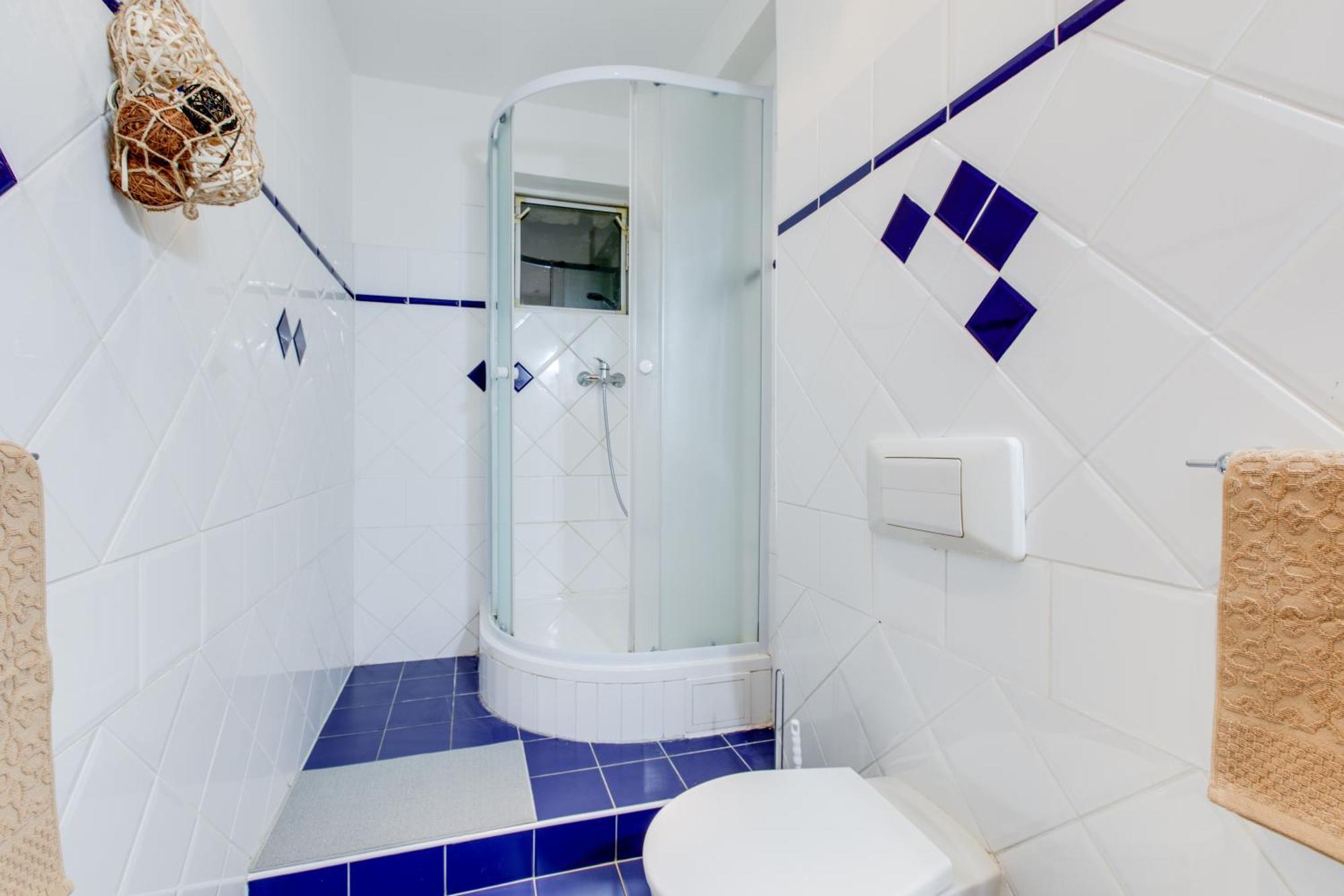 Apartment Romantic By The Park - Uaka7 *