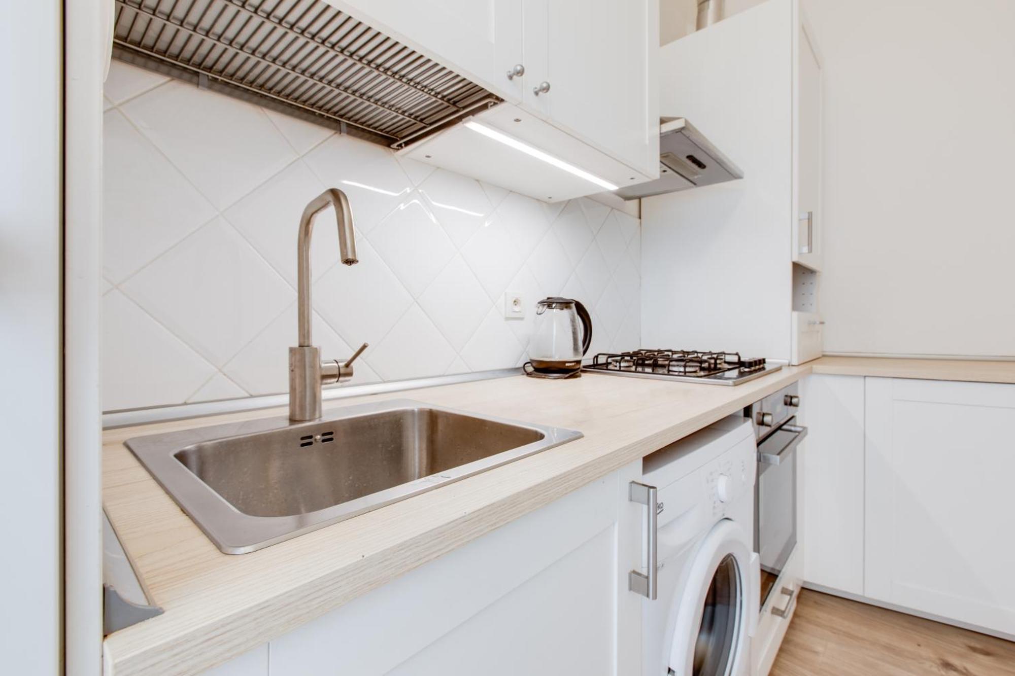 Romantic By The Park - Uaka7 * Prague