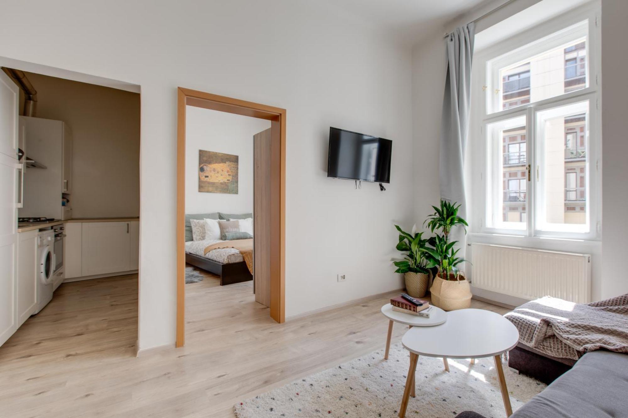 Romantic By The Park - Uaka7 Apartment *